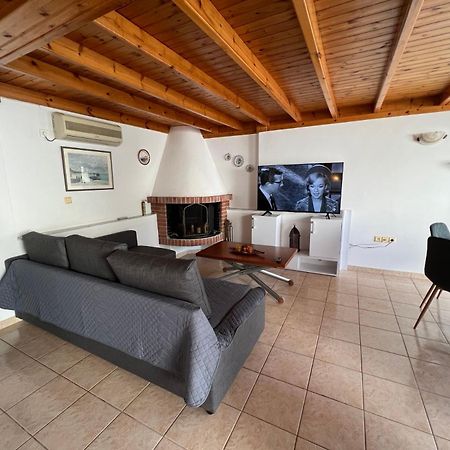 Casa Di Mare Villa Лутраки Екстериор снимка