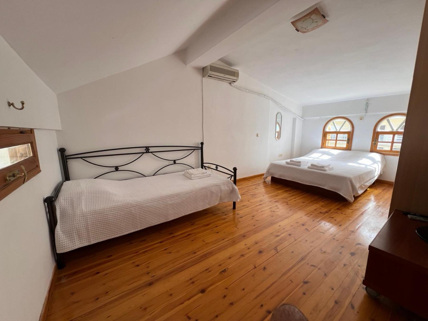 Casa Di Mare Villa Лутраки Екстериор снимка